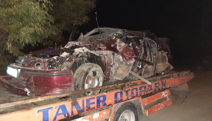 Samsun’da köprünün korkuluklarına çarpan otomobildeki 3 kişi yaralandı