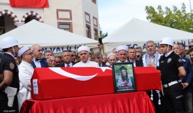 İsrail’in katlettiği Ayşenur, tekbirlerle uğurlandı